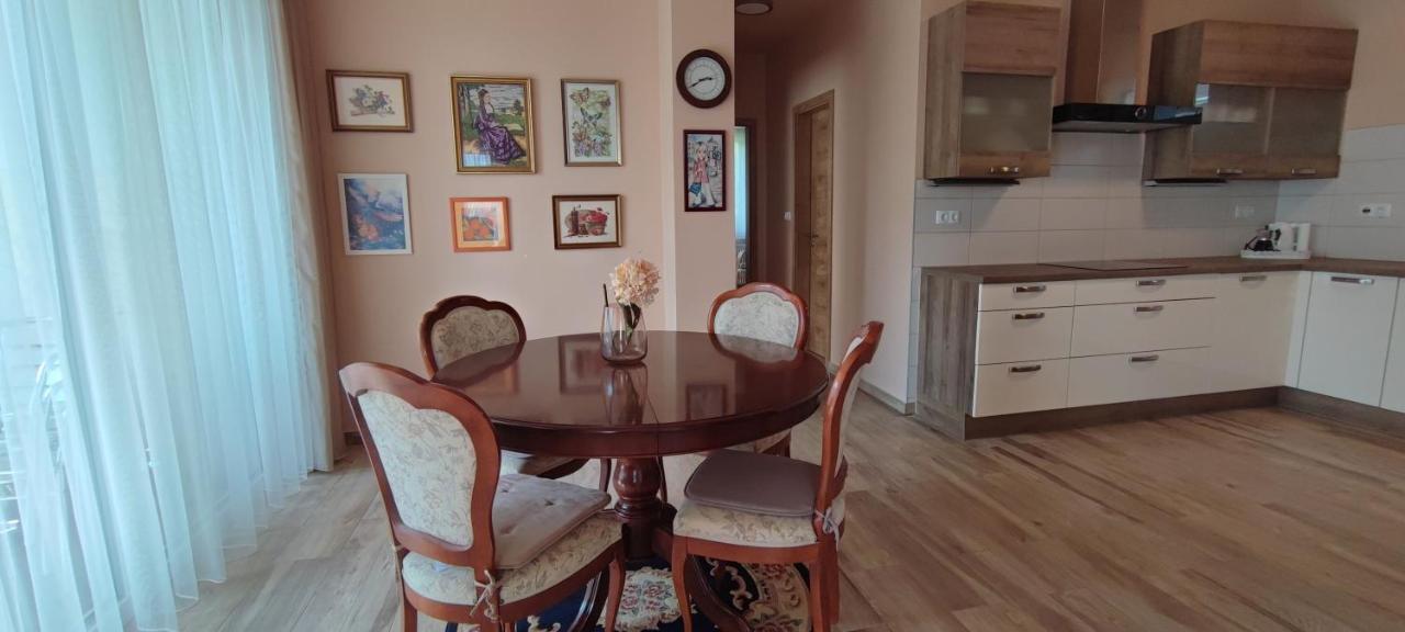 White Column House Apartment Diosd Ngoại thất bức ảnh