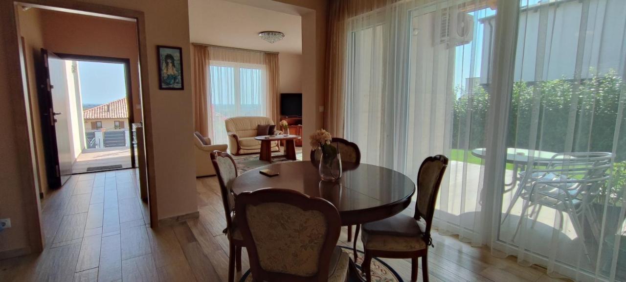 White Column House Apartment Diosd Ngoại thất bức ảnh
