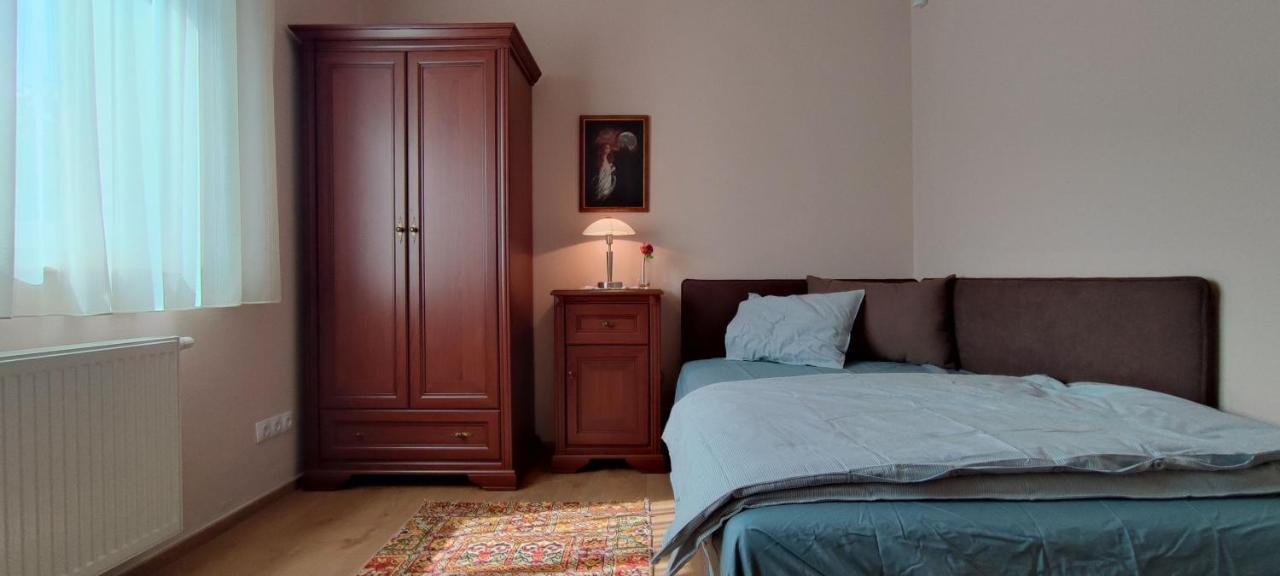 White Column House Apartment Diosd Ngoại thất bức ảnh